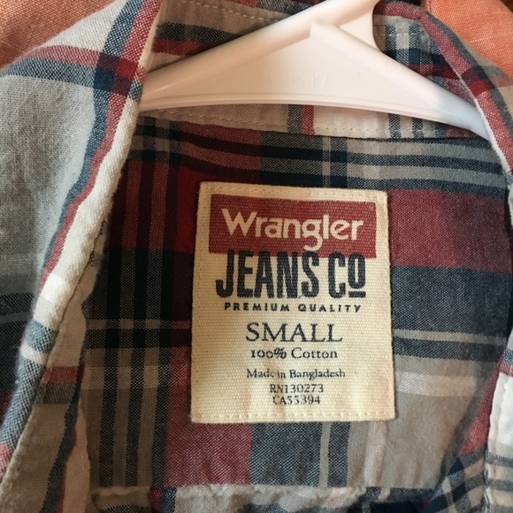 Wrangler Plaid Button Down Size S - Picture 3 of 3